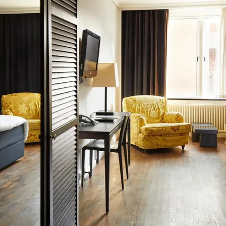 Hotel First Grand