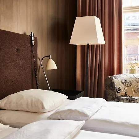First Grand Hotel 4*
