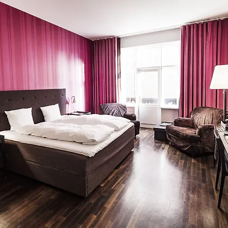 First Grand Ξενοδοχείο Οντένσε