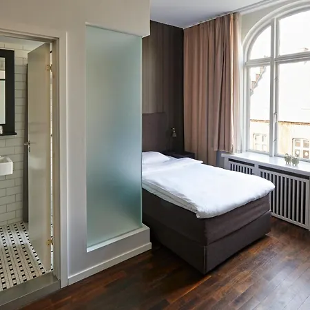 First Grand 4* Οντένσε