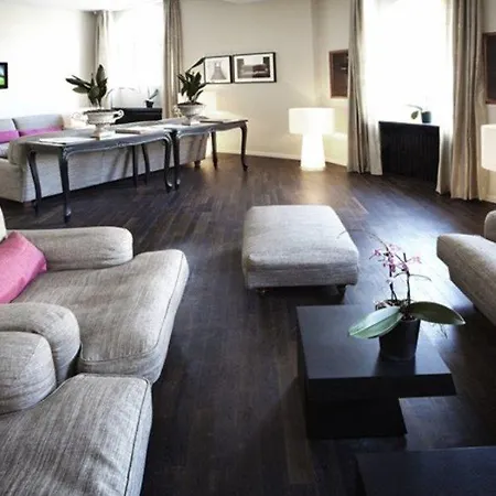 Hotel First Grand