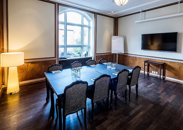 Hotell First Grand 4*