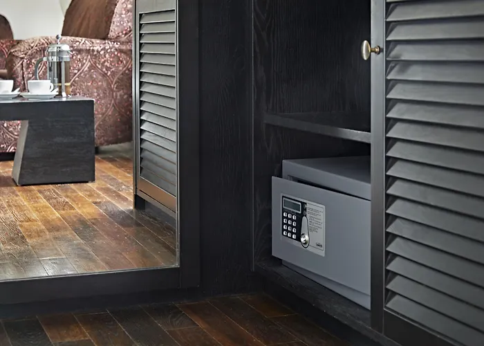 First Grand Hotell 4*